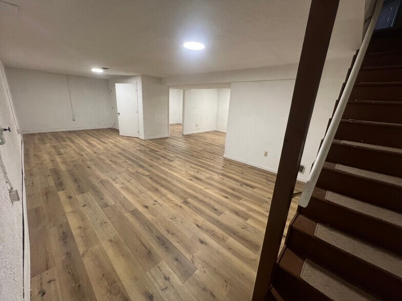 Building Photo - 3768 E Carmel Dr