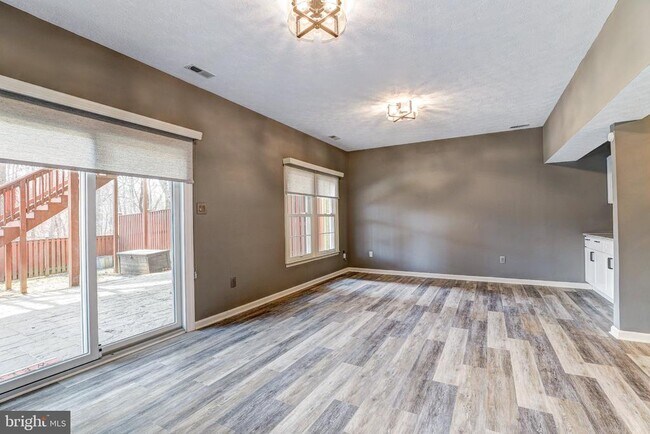 Building Photo - 2733 Quarry Heights Way