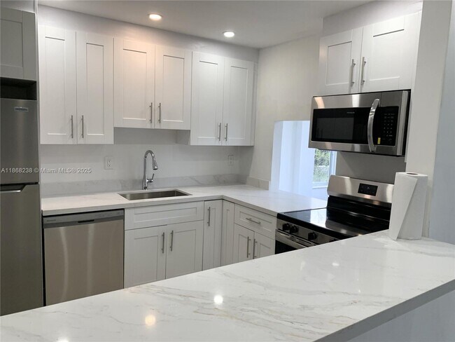 Building Photo - 250 180th Dr