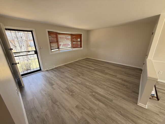 Building Photo - Spacious 3-bedroom ranch in quiet Arvada Neighborhood