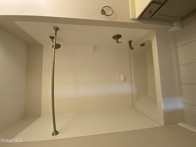 Building Photo - 2 West Ave