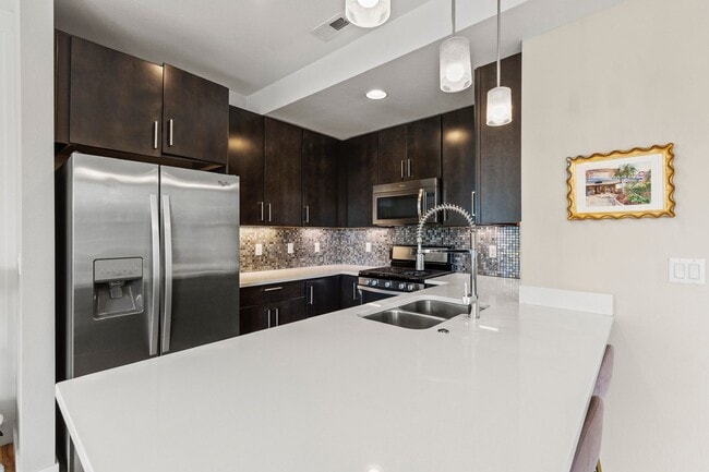 Building Photo - 3553 S Emerson St