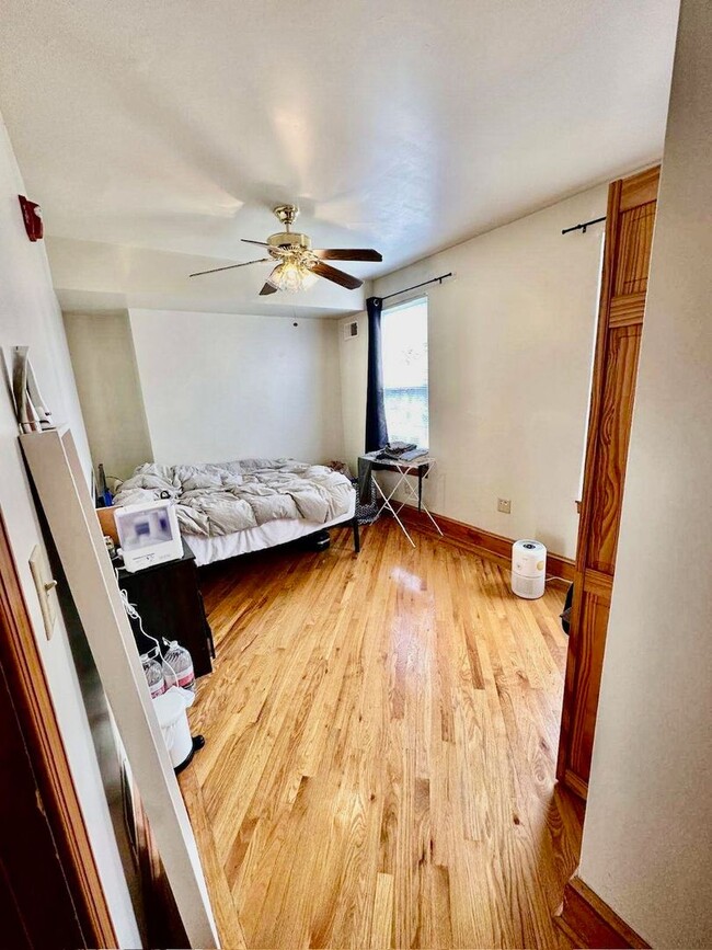 Building Photo - 1229 S 47th St