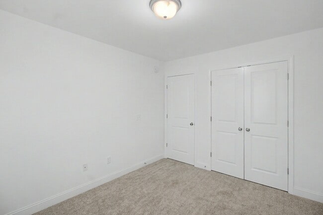 Building Photo - 248 Buckingham Dr