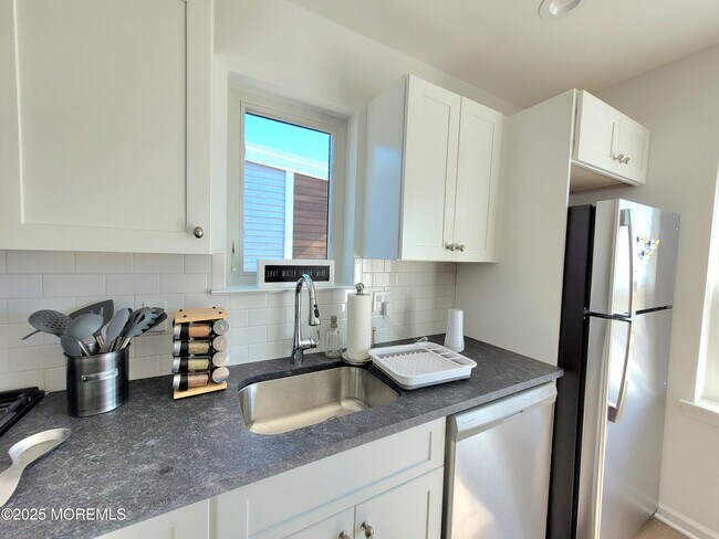 Building Photo - 1134 Springwood Ave