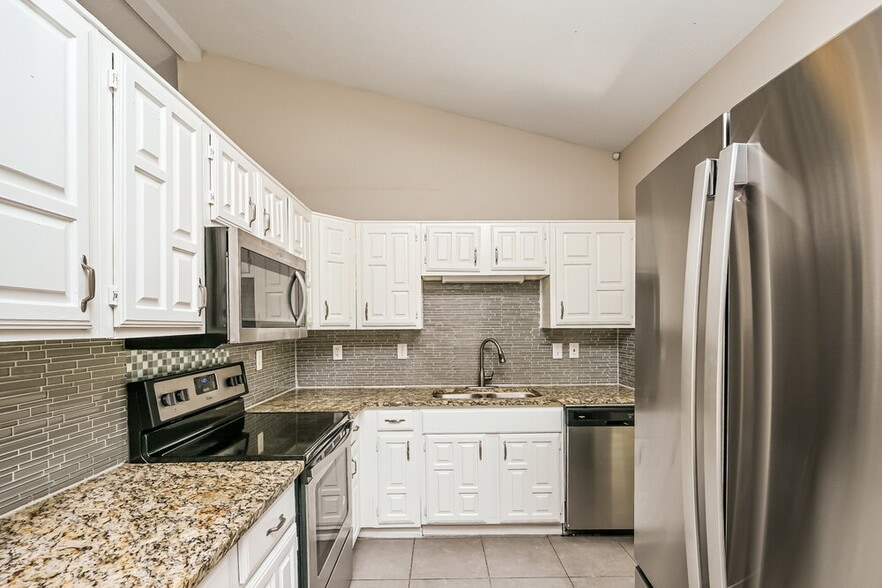 Building Photo - 2811 Galemeadow Dr