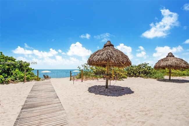 Building Photo - 1111 Crandon Blvd