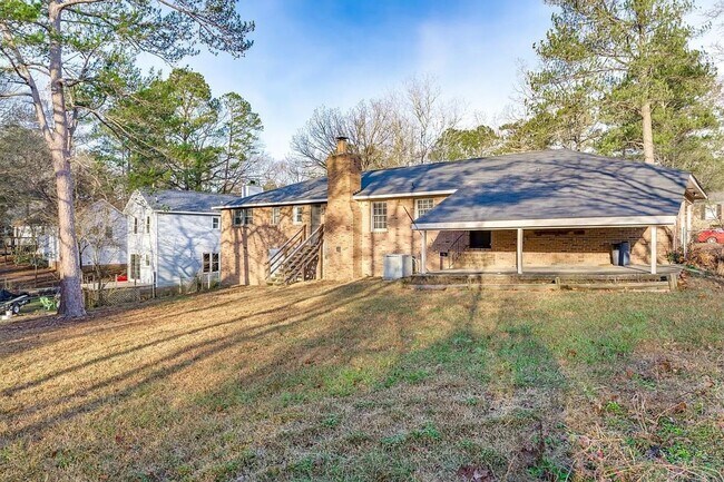 Building Photo - Charming 3 bedroom, 2 bathroom home located in Irmo, SC