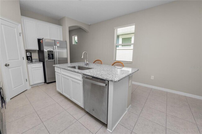 Building Photo - 6577 Great Bear Dr