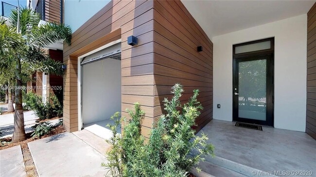 Building Photo - 1503 N 17th Ave