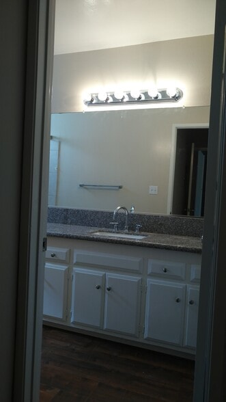 Building Photo - 1000 W MacArthur Blvd