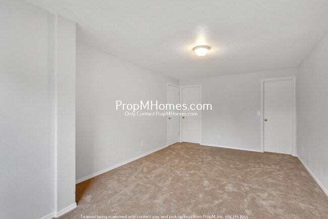 Building Photo - Three Bedroom Aloha Home with Park-Like Backyard!