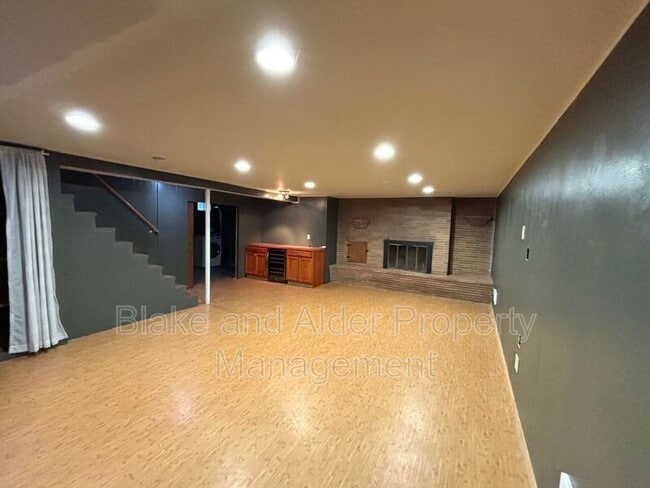 Building Photo - 7336 N Central St