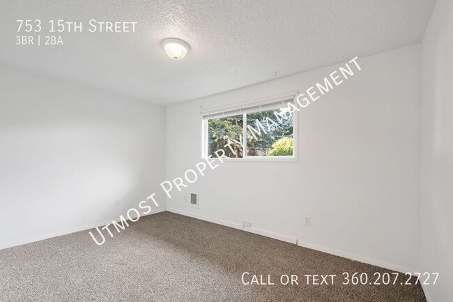Building Photo - 753 15th St