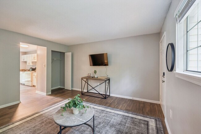 Primary Photo - 340 Kenridge Pkwy