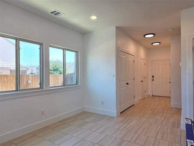 Building Photo - 500 White Steppe Way