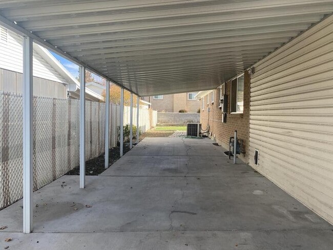 Building Photo - 189 Tennyson Ave