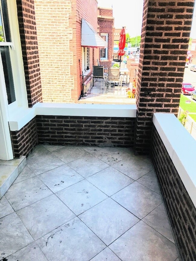 Building Photo - 2328 N Kostner Ave