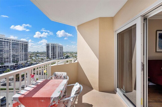 Building Photo - 1980 S Ocean Dr