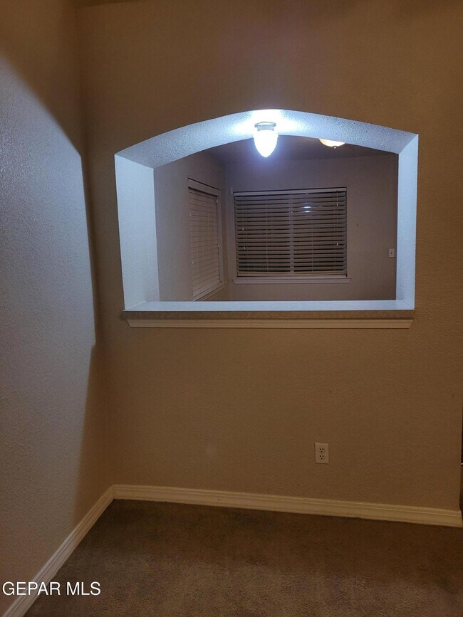 Building Photo - 11330 Loma Del Sol Dr