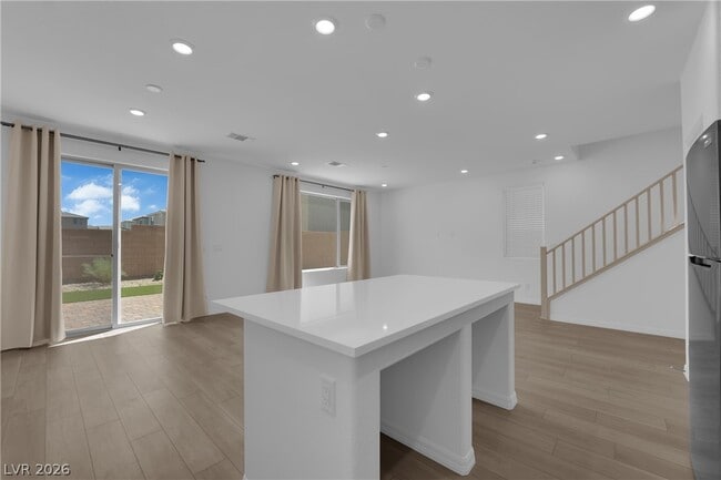 Building Photo - 5925 Obsidian Sky Ave