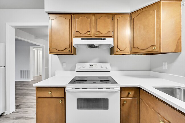 Building Photo - 2902 Airport Rd