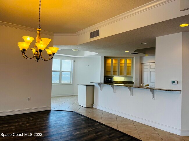 Building Photo - 93 Delannoy Ave
