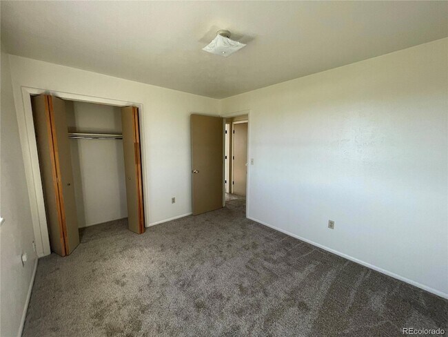 Building Photo - 4820 W 88th Pl