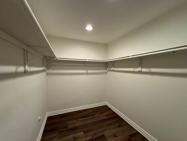 Building Photo - Stunning 5Bd/3.5Ba Home in Laguna Hills with a Pool and Elevator!