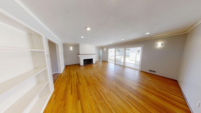 Building Photo - Steps from SDSU – Spacious Homes in Prime College Area