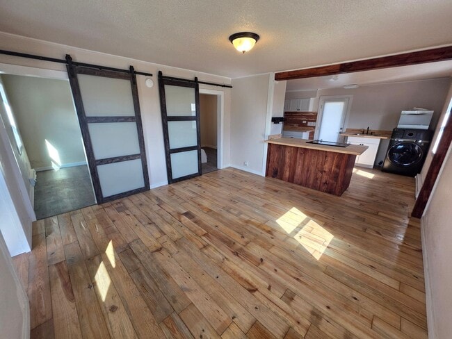 Building Photo - Newly Remodeled Home in Spokane