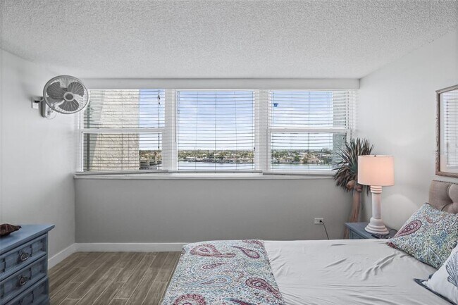 Building Photo - 500 Treasure Island Causeway