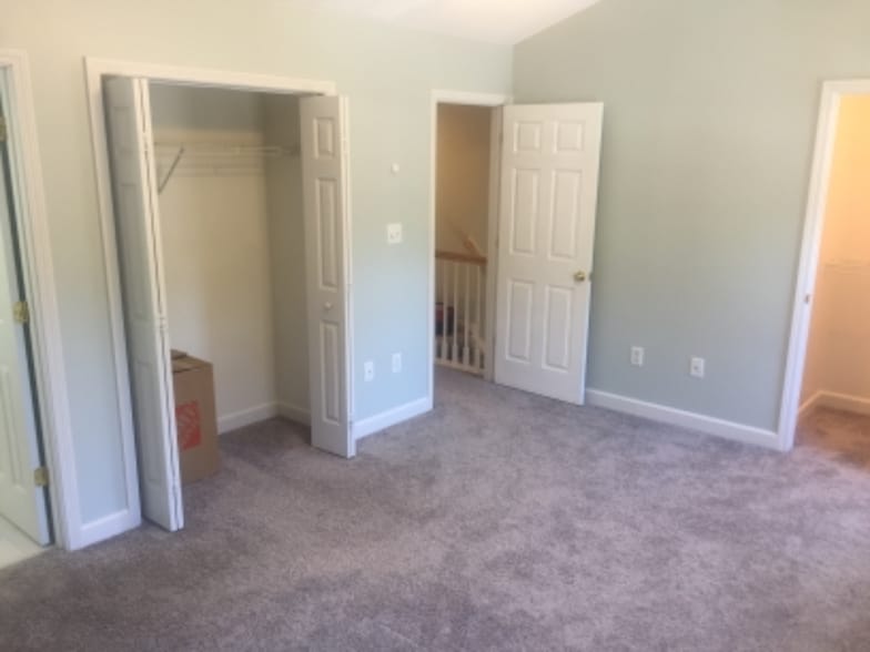Building Photo - 2210 Trailwood Valley Cir