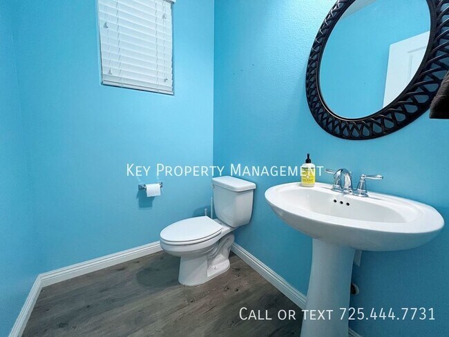 Building Photo - 2 STORY 3 BEDROOM 2.5 BATH + LOFT HOME IN ...