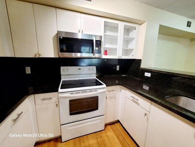 Building Photo - 12112 St.Andrews Pl