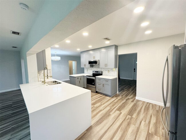 Building Photo - 9602 NW 72nd St