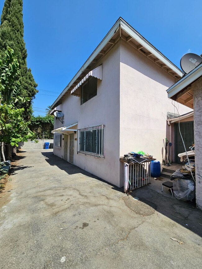 Building Photo - 2333 Birkdale St