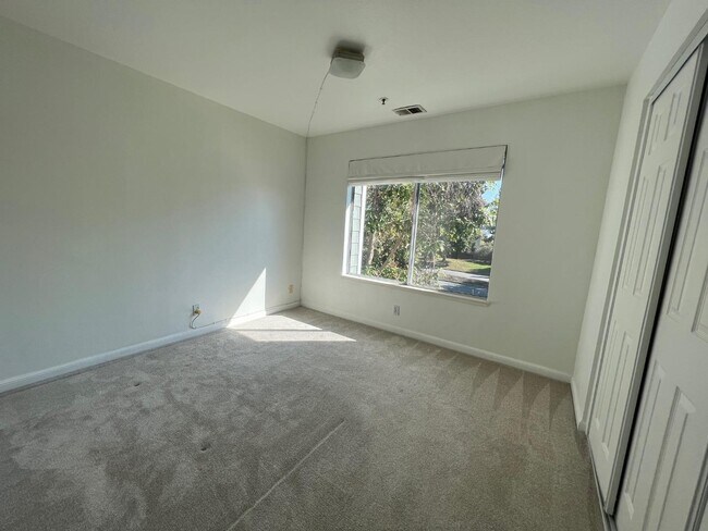 Building Photo - 837 Columbia Cir
