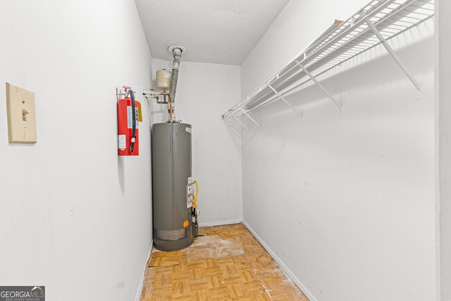 Building Photo - 6349 Holcomb Way