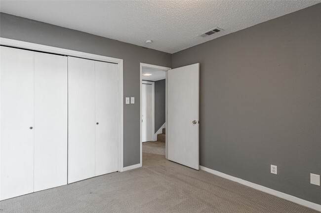 Building Photo - 356 Peach Is Rd