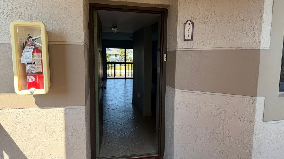 Building Photo - 9841 Nob Hill Ln