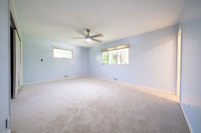Building Photo - 6624 Southcrest Dr