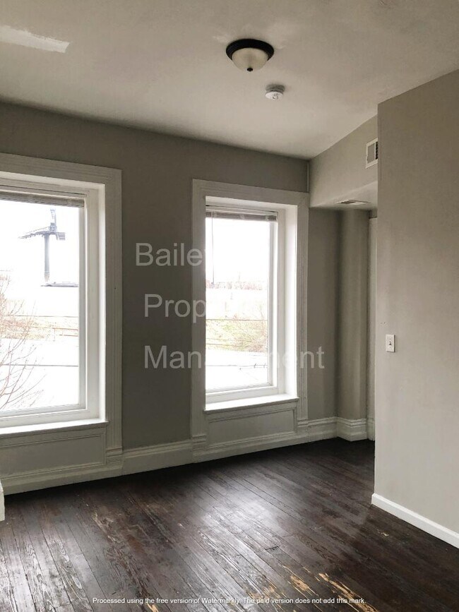 Building Photo - 947 S Brook St