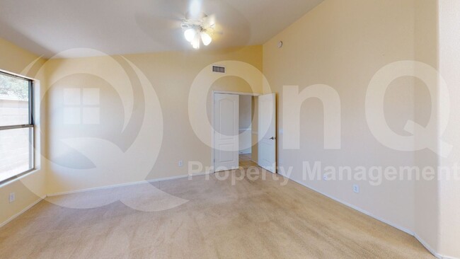 Building Photo - 9953 E Onza Ave