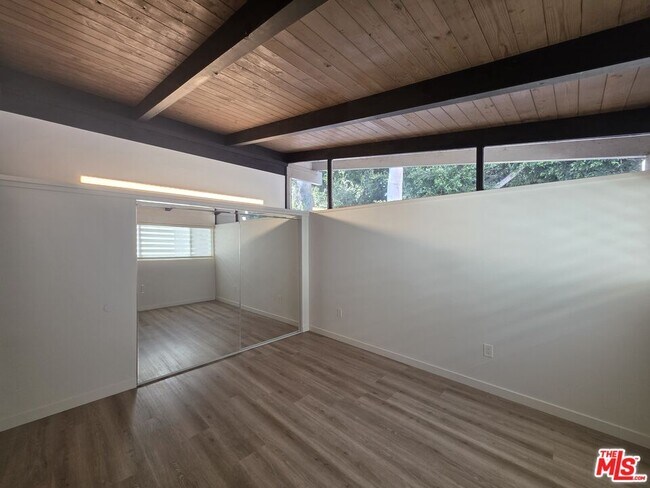 Building Photo - 11021 Missouri Ave