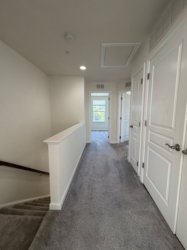 Building Photo - 43561 Marguerite Way