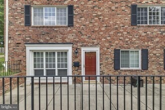 Building Photo - 1565-A N Van Dorn St