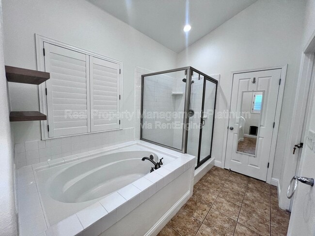 Building Photo - 1030 E Royal Dornoch Ave