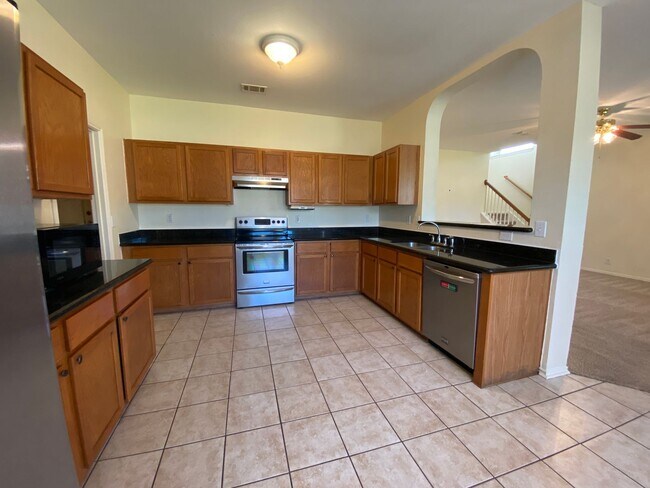 Building Photo - Spacious 4-Bedroom Home for Rent in Encino...