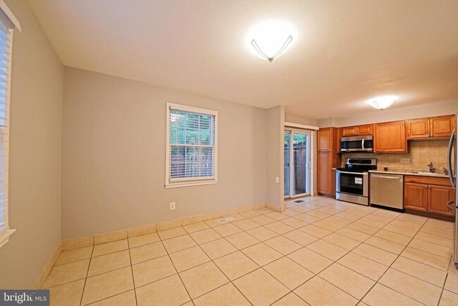 Building Photo - 3334 Webley Ct